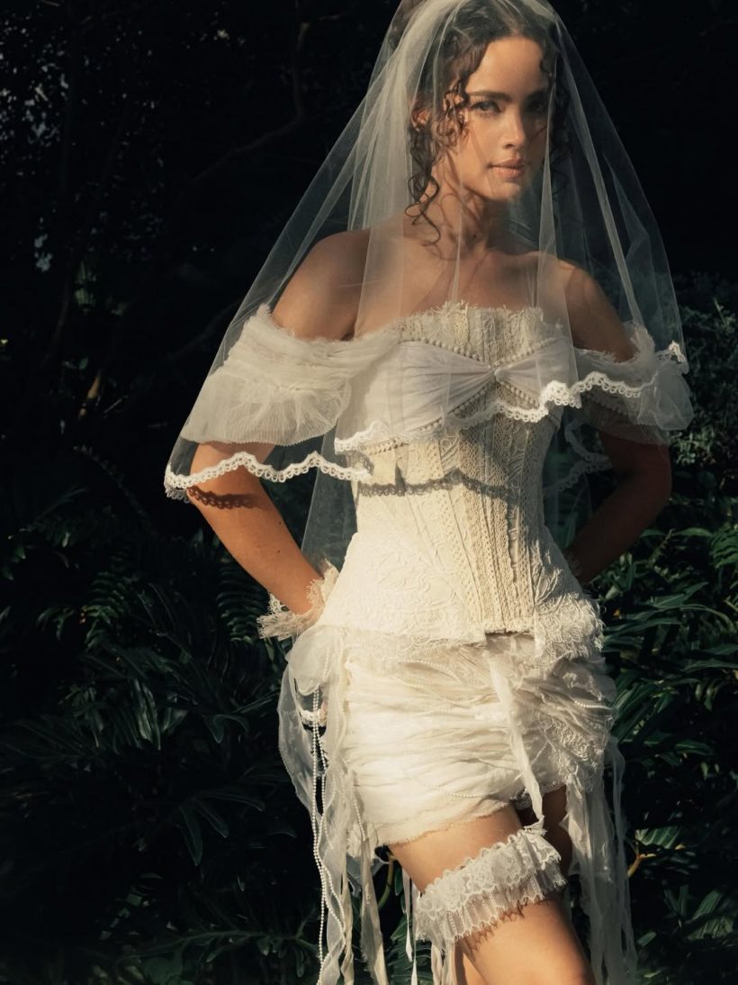 ส่องลุคปาร์ตี้สละโสด ญาญ่า สวยดุจนางเอกหนังย้อนยุค