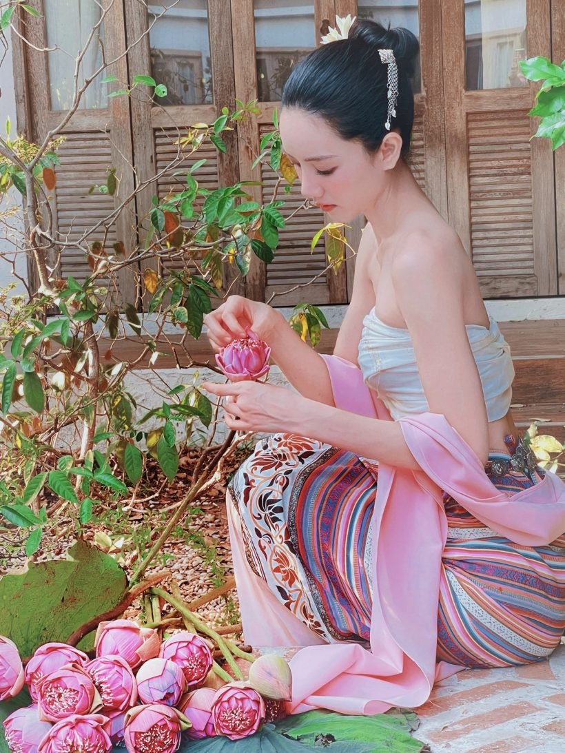 สวยลืมหายใจ! ริชชี่โชว์ออร่าคนโสด งามปานนางในวรรณคดี