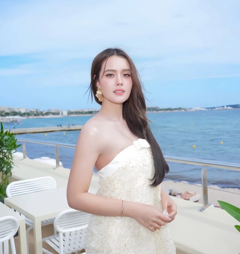 เปิดลุคสุดปัง! เดนิสนางเอกดาวรุ่ง สวยออร่ากระจาย