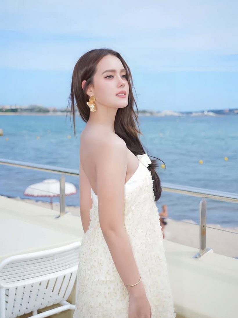 เปิดลุคสุดปัง! เดนิสนางเอกดาวรุ่ง สวยออร่ากระจาย