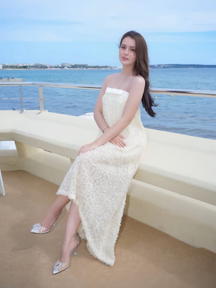 เปิดลุคสุดปัง! เดนิสนางเอกดาวรุ่ง สวยออร่ากระจาย