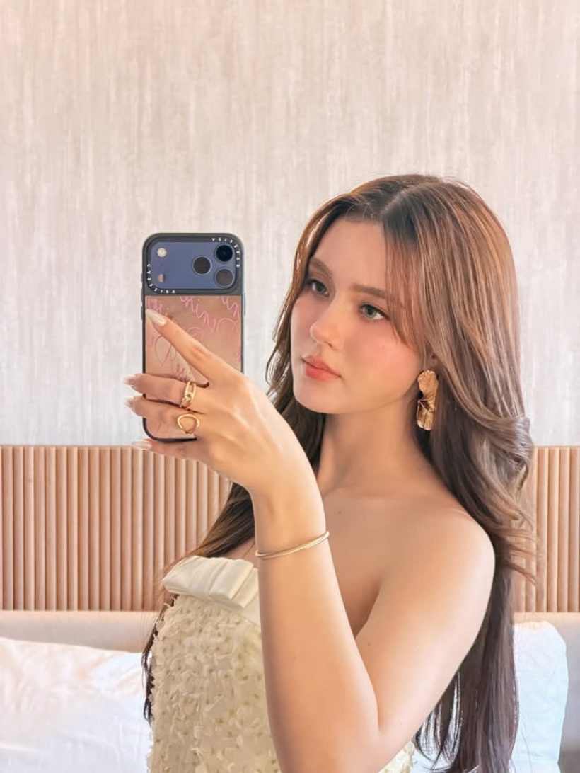 เปิดลุคสุดปัง! เดนิสนางเอกดาวรุ่ง สวยออร่ากระจาย