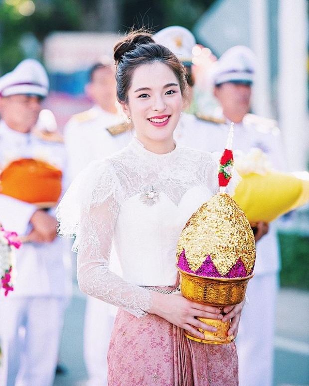 สวยเเบบไทยๆ ปันปัน สวมชุดไทย ร่วมงานวันเเม่ ขาวผ่องออร่าจับ