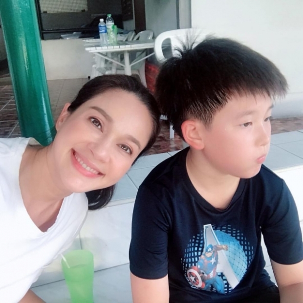 น้องคิน ลูกชายคนรองของ เเหม่ม คัทลียา โตเป็นหนุ่มหล่อไม่เเพ้พี่ชาย 