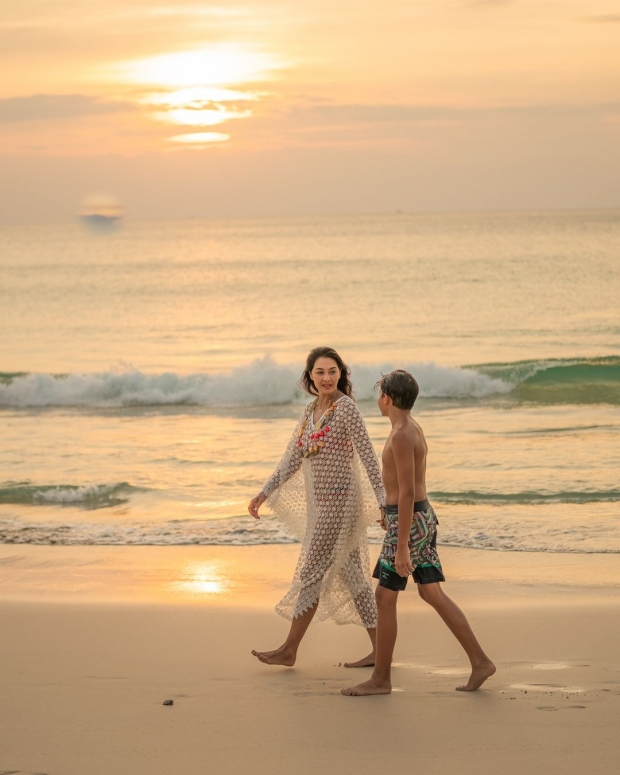 เปิดภาพ น้องสกาย ลูกชายลูกเกด เมทินี โตเป็นหนุ่มเเล้ว-สูงเกือบเท่าคุณเเม่