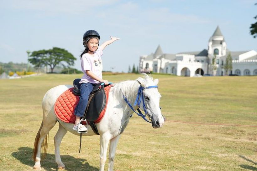 เปิดภาพน้องมายู พร้อมหน้าคุณตาคุณยายในวันเกิด อึ้งหน้าตาดีเวอร์!