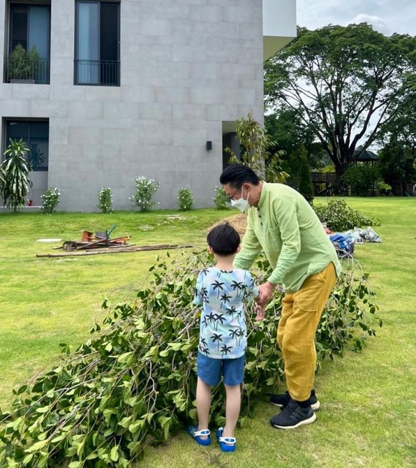 ส่องเบื้องหลังเสี่ยพันล้าน สลัดลุคผู้บริหารใช้ชีวิตเเบบนี้ที่บ้านกับลูกหลาน