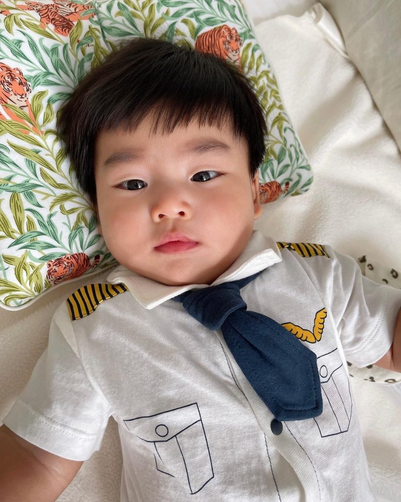 น่ารักน่ากอด น้องพีร์เจ ลูกชาย พุฒิจุ๋ย ใส่ชุดกัปตัน หล่อใจละลาย