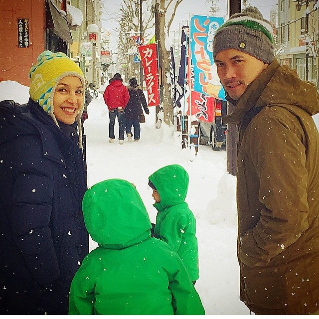 ครอบครัวสุขสันต์ เคน ควงหน่อย พร้อมลูกๆ ตะลุยหิมะฮอกไกโด