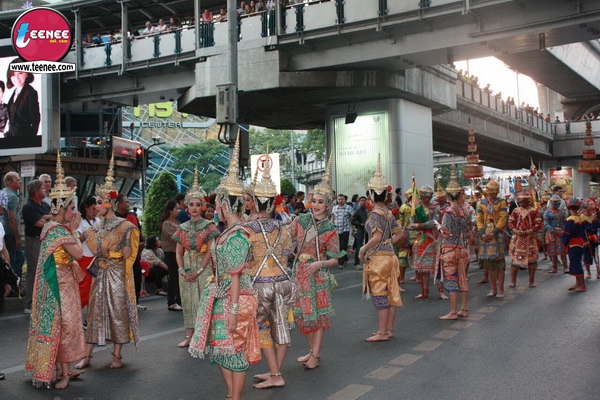 อลังการกับขบวนแห่เปิดการท่องเที่ยววิถีไทย 2558