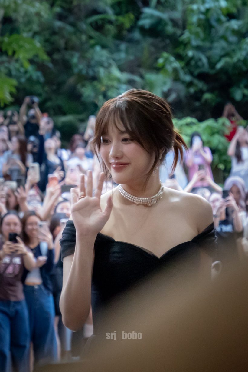 นางเอกสาว บุกสิงคโปร์ ห้างแทบแตกแฟนคลับแห่ต้อนรับแน่น!