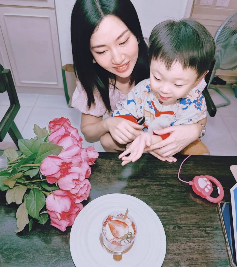 เปิดภาพ น้องเร็นเร็น ลูกชายดีเจโก เป็นหนุ่มแล้วสำเนาพ่อเป๊ะ