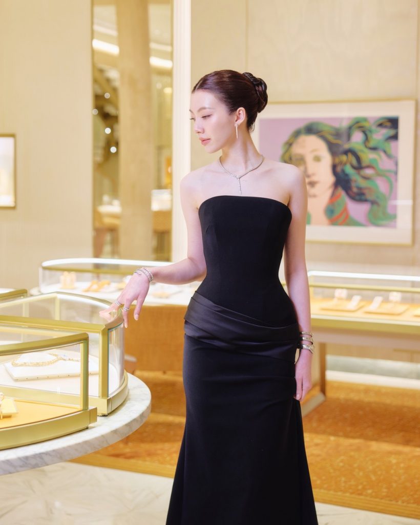 ส่องลุค ออม กรณ์นภัส เปิดตัวลูกสาวแม่งูแห่งบุลการี