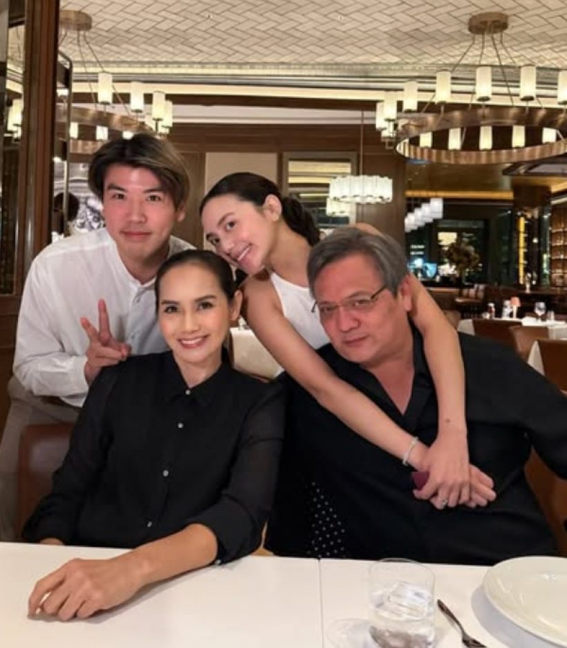 ซูมตาแตก! สาวคนดัง ลองชุดเจ้าสาว สวยจนตาค้าง!