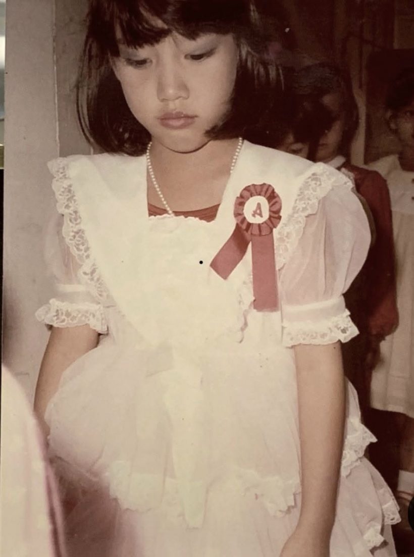 เดาไม่ยาก สาวน้อยคนนี้คือใคร โตมาสวยเป๊ะ ปังระดับประเทศ