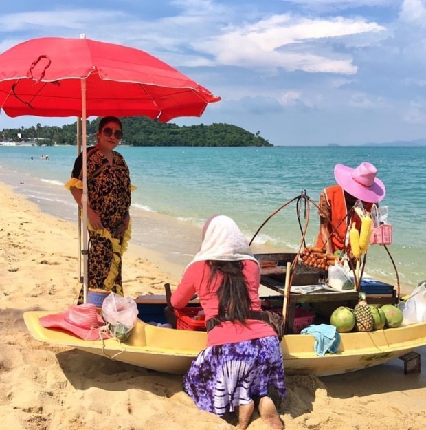 ส่องทริป หม่ำ จ๊กมก พาภรรยาเที่ยวสมุย เผยเมนูริมหาดที่ขาดไม่ได้!?