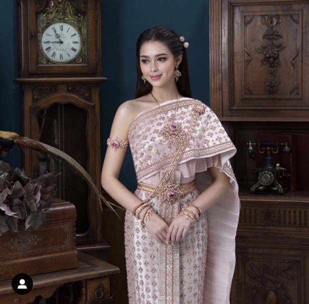 แพทริเซียใส่ชุดไทยสวยเหมือนนางในวรรณคดีจนพีท พชร เข้ามาชมแบบนี้