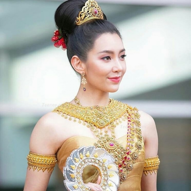 สวยสง่า! “เบลล่า ราณี” แต่งชุดไทยต้อนรับสงกรานต์ในลุค “นางสงกรานต์ทุงษะเทวี”