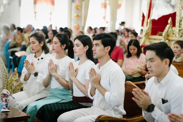 คู่รักใจบุญ ใหม่-เต๋อ - มิ้นต์-ภูผา ร่วมทอดกฐินสร้างอุโบสถ อิ่มบุญกันถ้วนหน้า!