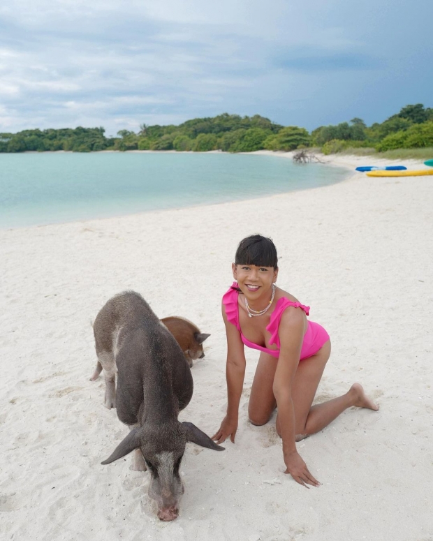 หลุดโฟกัส เจนนี่ นุ่งเเซ่บเที่ยวเกาะหมู เซ็กซี่สีชมพูสดใสที่สุด