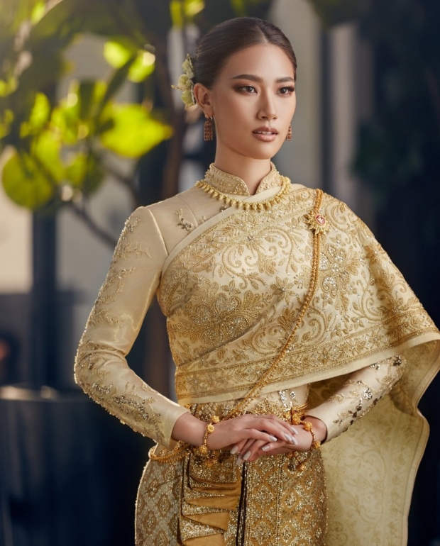 สวยมาก! ลูกสาวนักการเมืองชื่อดัง เผยภาพชุดไทยเเต่งงาน ออร่าเจ้าสาวจับ