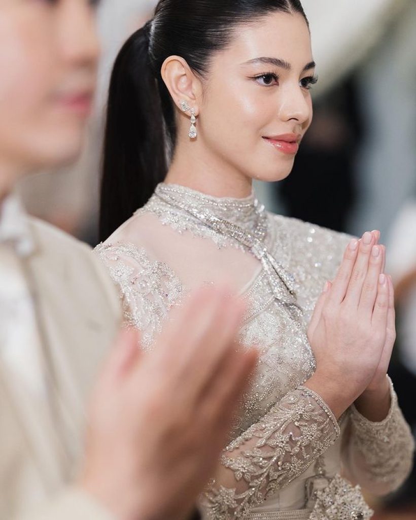 ชมชัดๆ เเคท ซ่อนญ่า ในชุดไทยศิวาลัย งามสง่าเหนือกาลเวลา