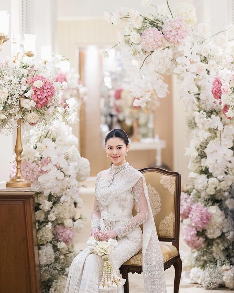 ชมชัดๆ เเคท ซ่อนญ่า ในชุดไทยศิวาลัย งามสง่าเหนือกาลเวลา