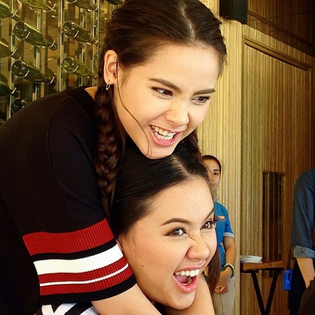 "ญาญ่า - พี่สาว"