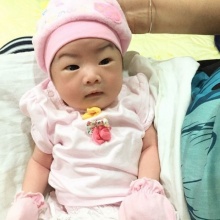 Pic : น้องโมนา ลูกแม่ปอย ปวีณา อดีตนางร้ายสุดสวย