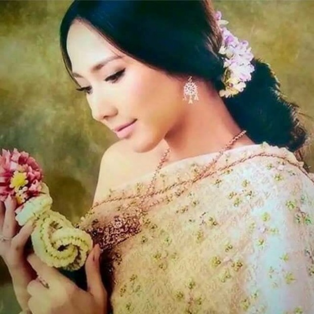 นางเอกดังประชันโฉมใส่ชุดไทย สวยสง่าเลอค่าน่ามอง