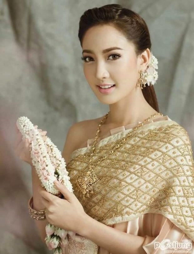 นางเอกดังประชันโฉมใส่ชุดไทย สวยสง่าเลอค่าน่ามอง