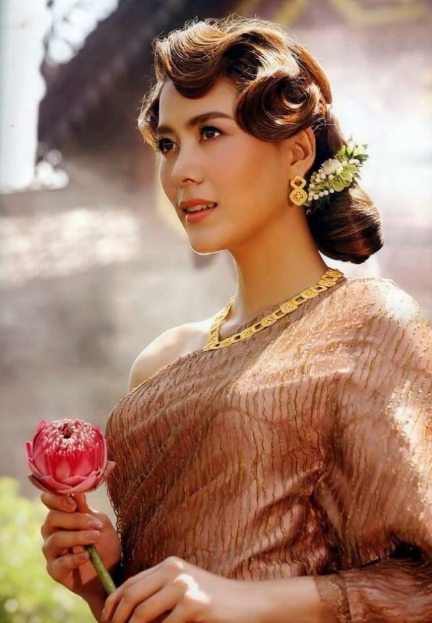 นางเอกดังประชันโฉมใส่ชุดไทย สวยสง่าเลอค่าน่ามอง