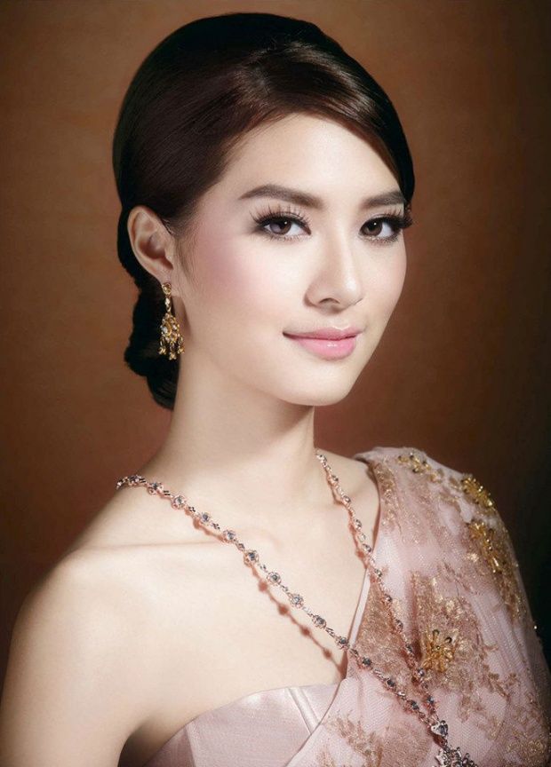 นางเอกดังประชันโฉมใส่ชุดไทย สวยสง่าเลอค่าน่ามอง