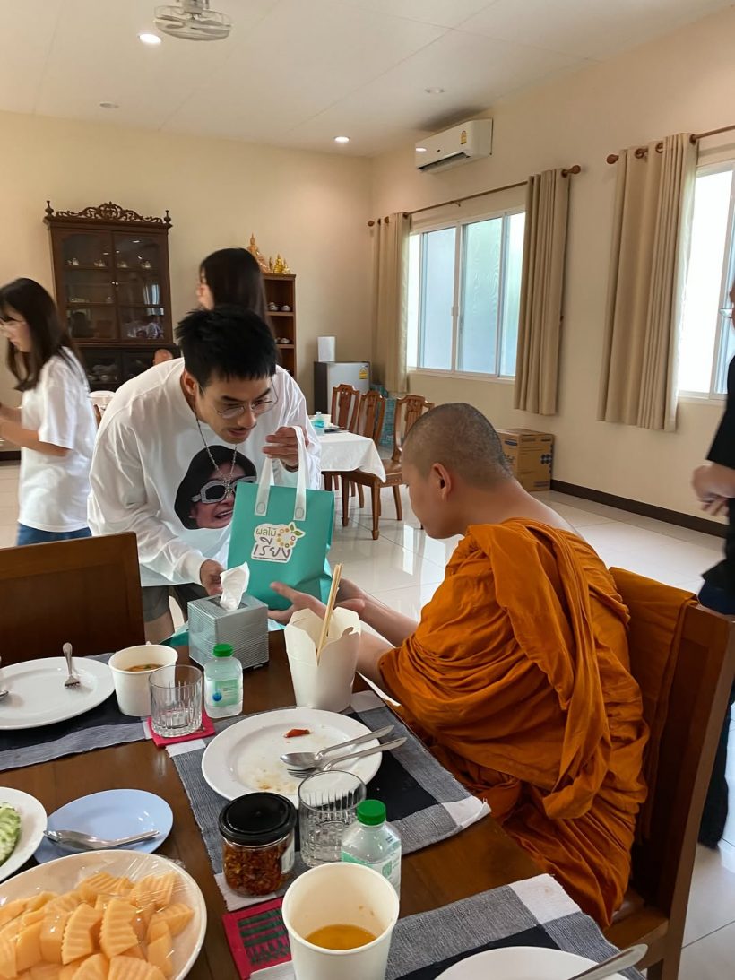 พี่น้องฉัตรบริรักษ์พร้อมหน้า ทำบุญครบ99วันรำลึกถึงแม่งามทิพย์
