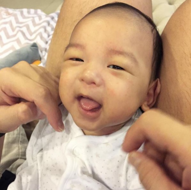 ส่องภาพความน่ารัก!! น้องตฤณ ลูก วิกกี้-ชาย ยิ้มเก่งมากๆ มาดูกัน!