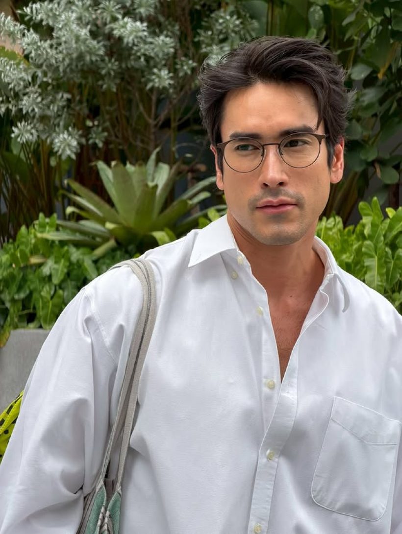 ณเดชน์ทุกที่มีอยู่จริง! ล่าสุดเจอกินลูกชิ้นที่ป้ายรถเมล์