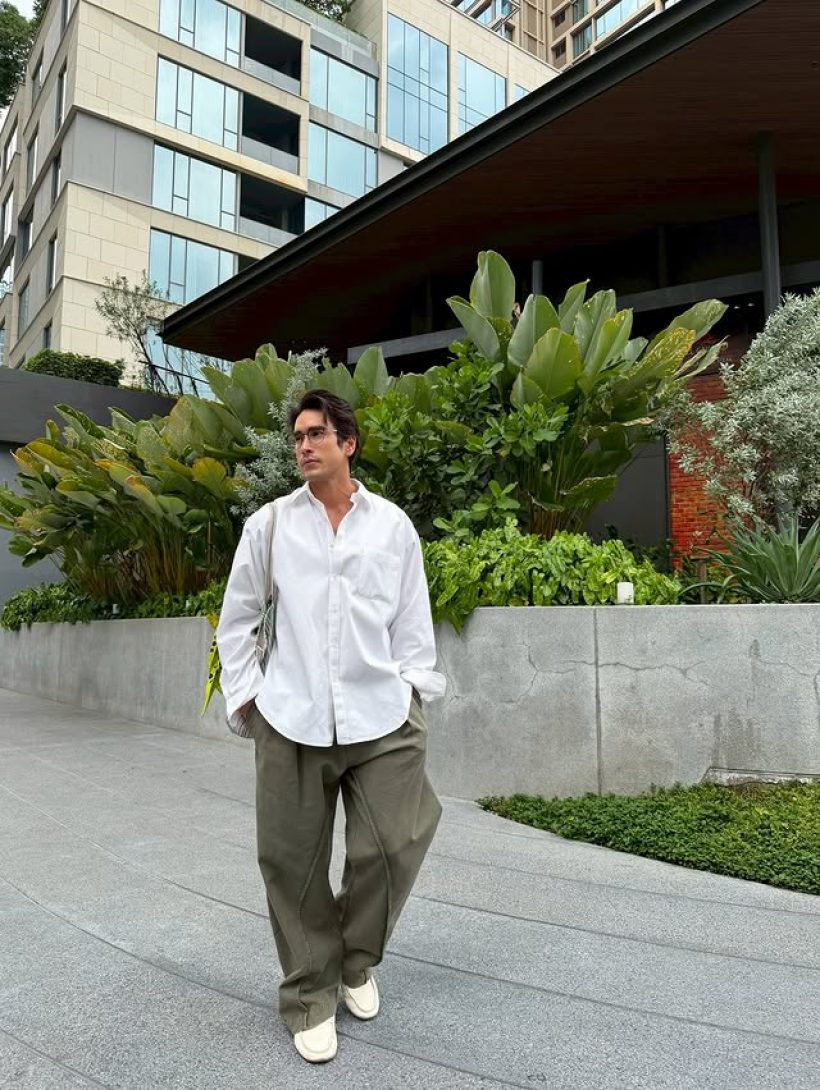 ณเดชน์ทุกที่มีอยู่จริง! ล่าสุดเจอกินลูกชิ้นที่ป้ายรถเมล์