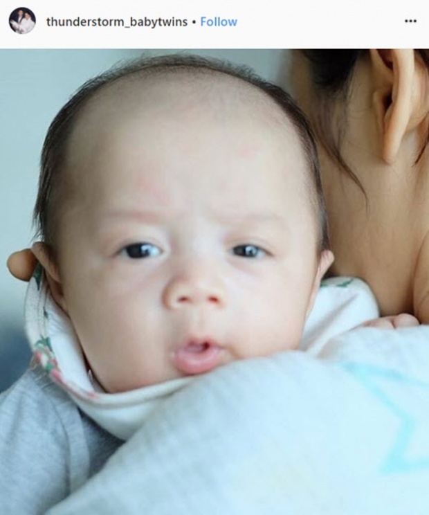 ภาพล่าสุด สายฟ้า-พายุ ทำชาวเน็ตโฟกัสคนอุ้ม จมูกพุ่ง หล่อเกินหน้าเกินตา