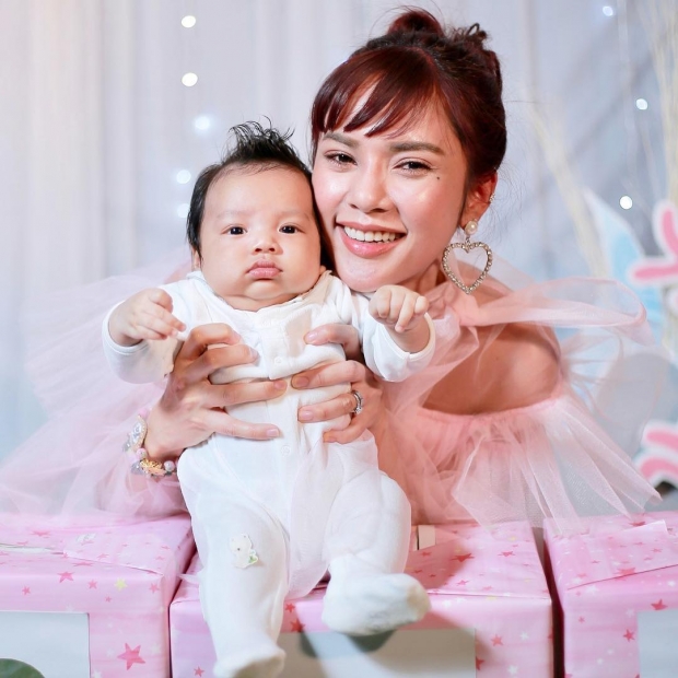 อุ้ม ลักขณา  ในลุคหวานๆ จัดจัดปาร์ตี้ Baby Shower รอต้อนรับน้อง น้องดิสนีย์