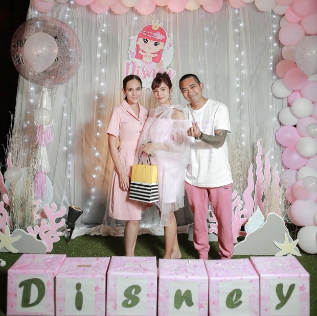 อุ้ม ลักขณา  ในลุคหวานๆ จัดจัดปาร์ตี้ Baby Shower รอต้อนรับน้อง น้องดิสนีย์