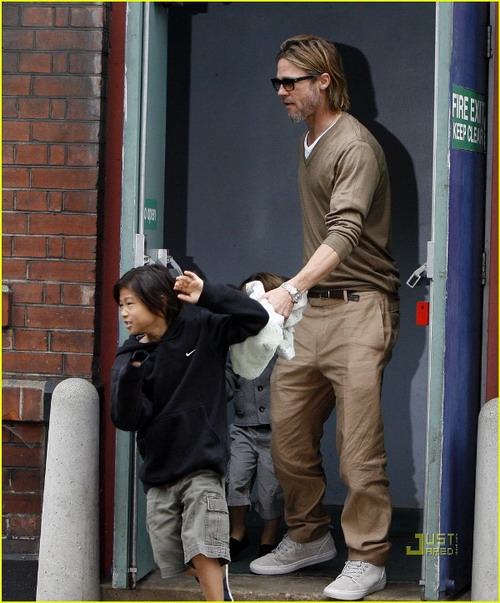 ภาพล่าสุดของครอบครัว Jolie - Pitt