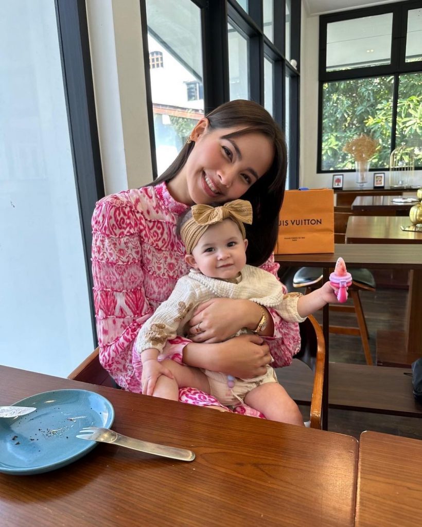 ได้เจอกันเเล้ว! ญาญ่า อวดภาพคู่หลานสาว หน้าลูกครึ่งเหมือนตุ๊กตามีชีวิต