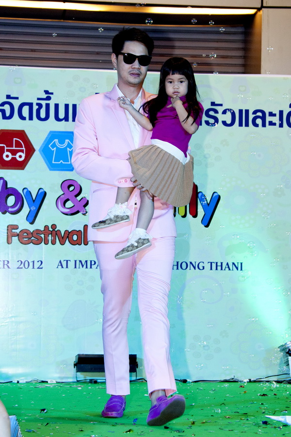 พิธีเปิดงาน Baby & Family Festival 2012