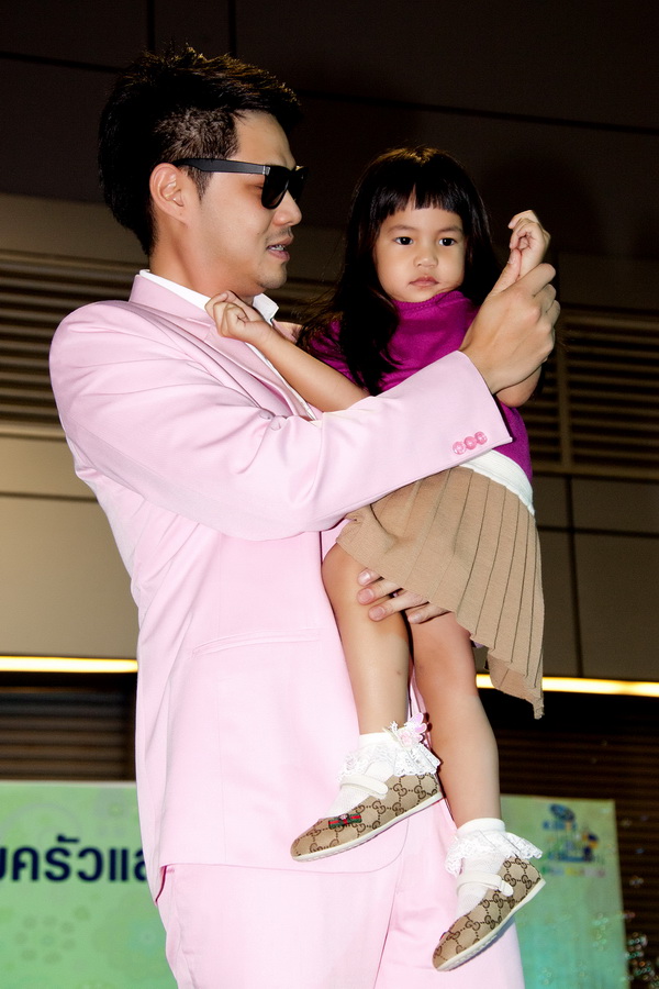 พิธีเปิดงาน Baby & Family Festival 2012