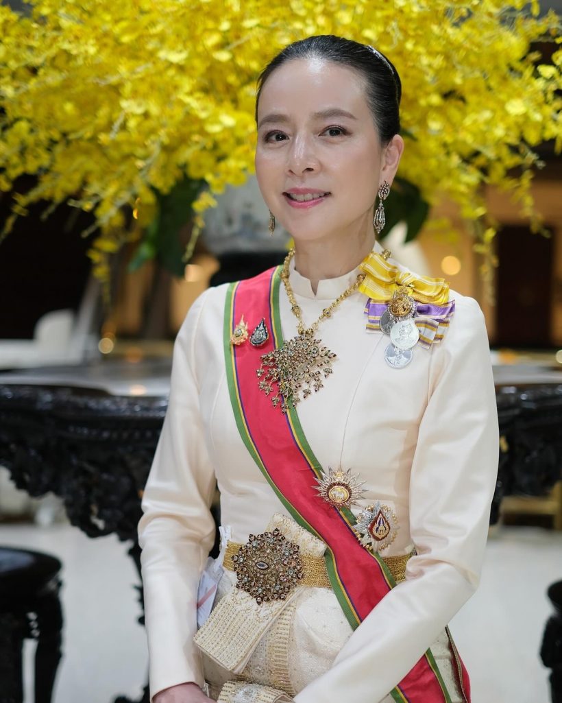 งามเลอค่า มาดามเเป้ง สวมชุดไทยเต็มยศร่วมพระราชพิธีมหามงคล