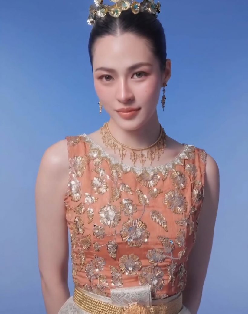 ใจเหลวเป็นน้ำ! หลิงหลิง คอง ใส่ชุดไทยแล้วสวยแพงมาก!
