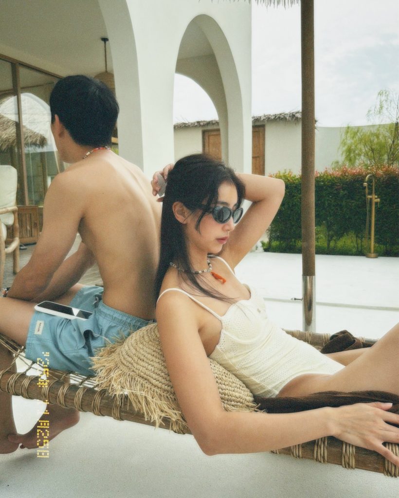 หวานเจี๊ยบ...มิ้นต์ ควง ภูผา พักผ่อนชิลๆรับลมร้อนกันริมสระ