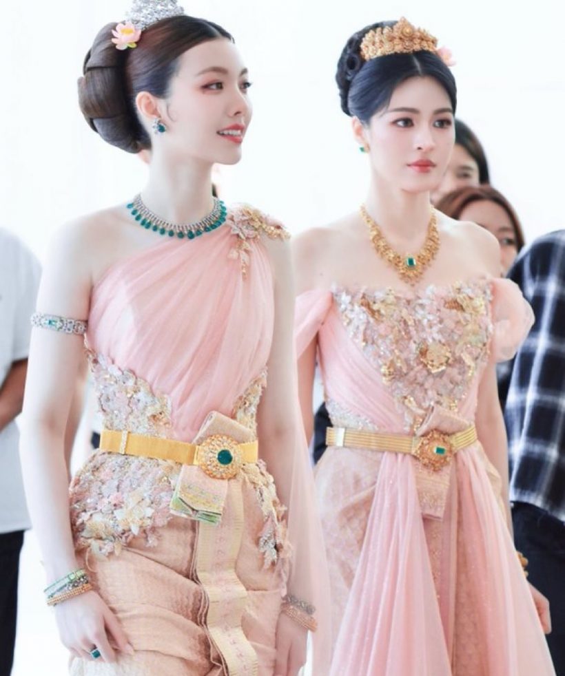 นางในวรรณคดี! ส่องลุคชุดไทย หลิงออม สวยแพงออร่ากระจาย