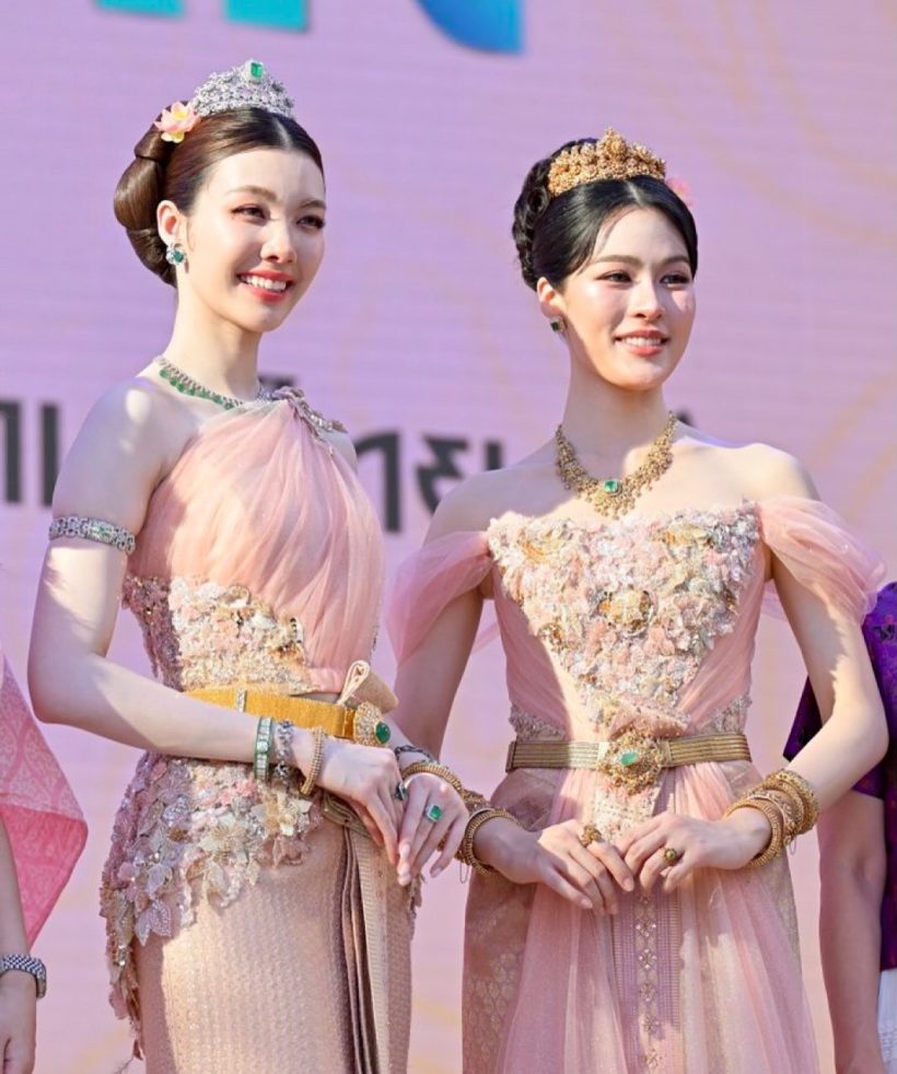 นางในวรรณคดี! ส่องลุคชุดไทย หลิงออม สวยแพงออร่ากระจาย