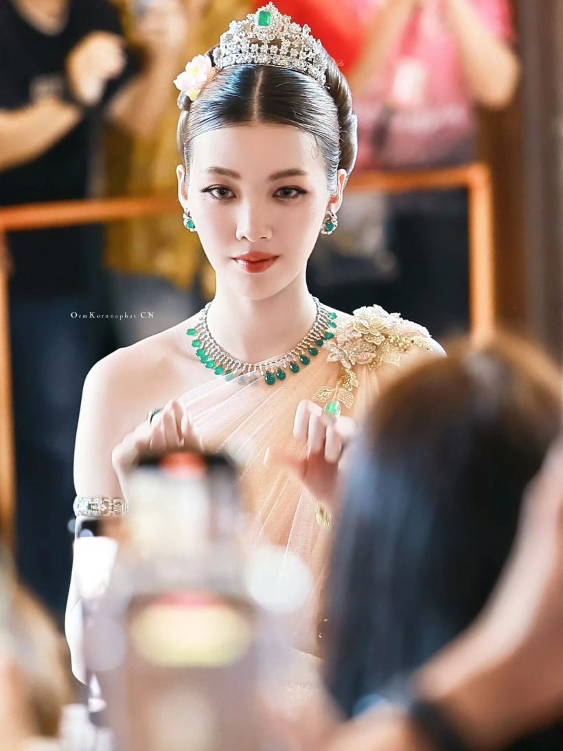 นางในวรรณคดี! ส่องลุคชุดไทย หลิงออม สวยแพงออร่ากระจาย